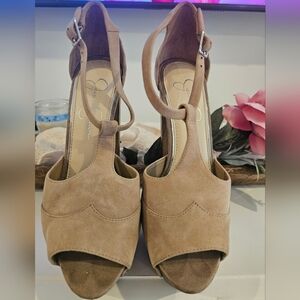 DANI T-STRAP Tan Suede SANDAL